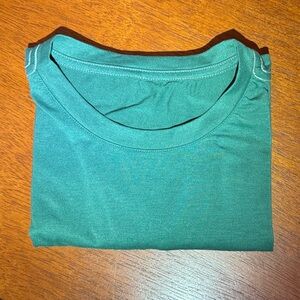 Vuori Green Short Sleeve Tee